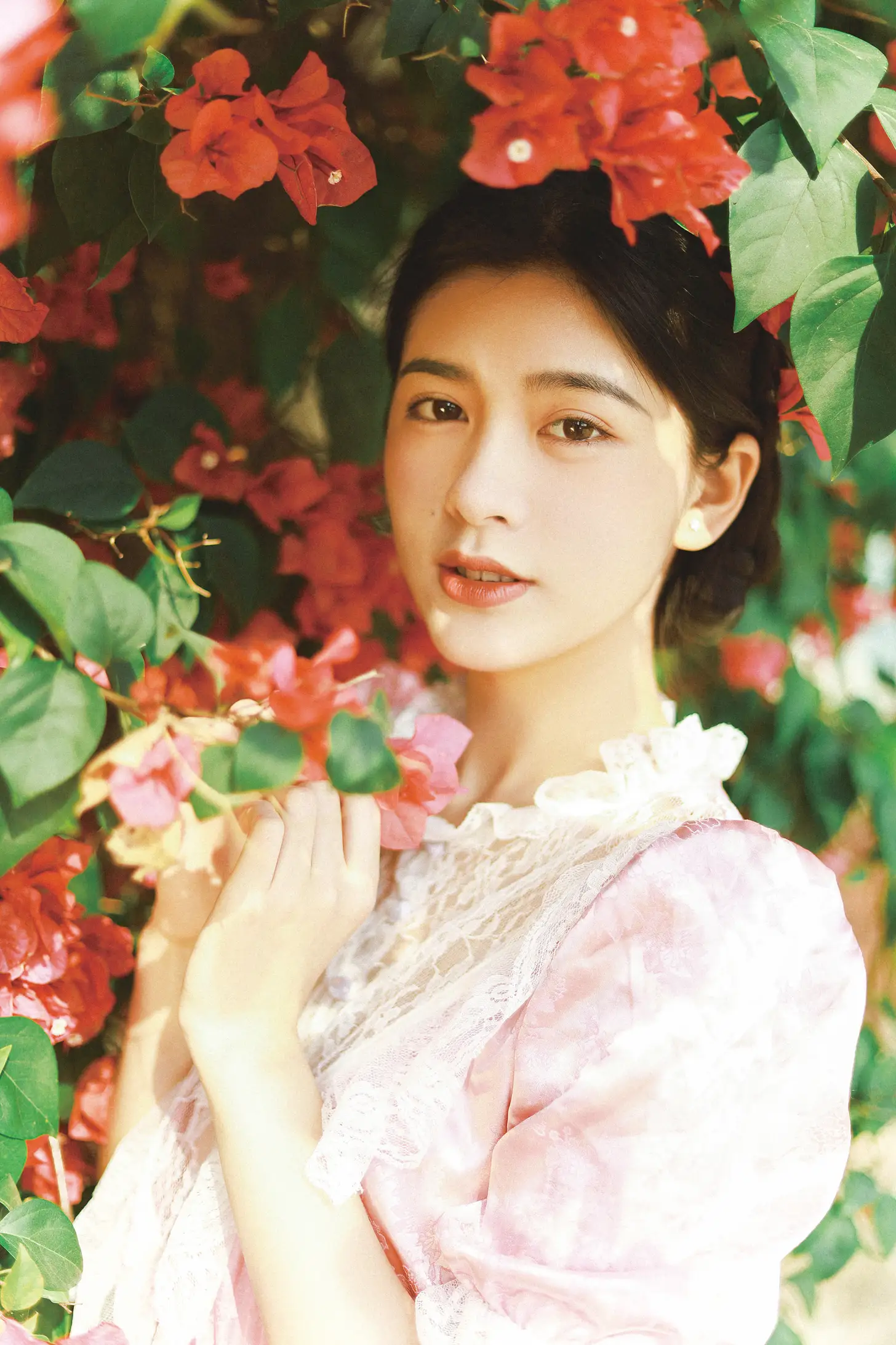 [YITUYU] 2022.09.12 Vol.1932 – Bougainvillea and the Girl Xinhui#[21P]-12